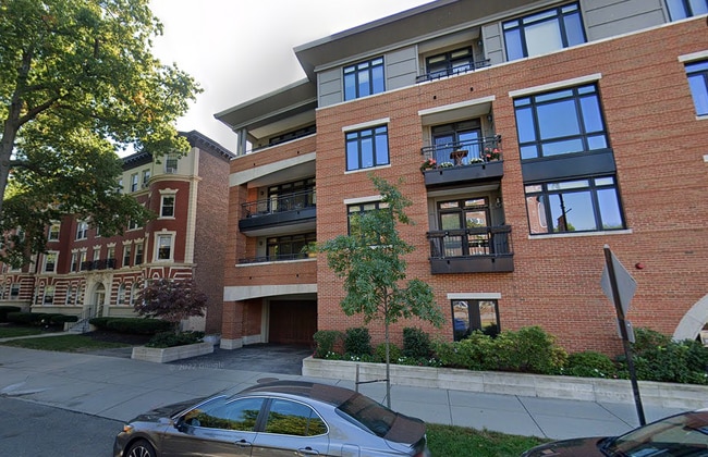 Building Photo - 1601 Beacon St Rental