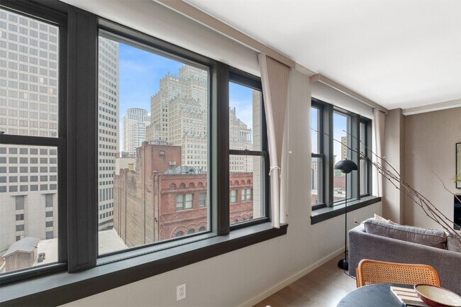 Photo - 915 Olive St Unit 910