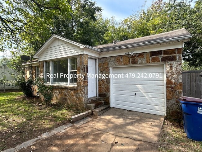 Photo - 315 N 41st St