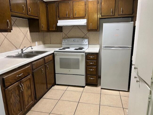 Photo - Bowmanor Garden Apartments