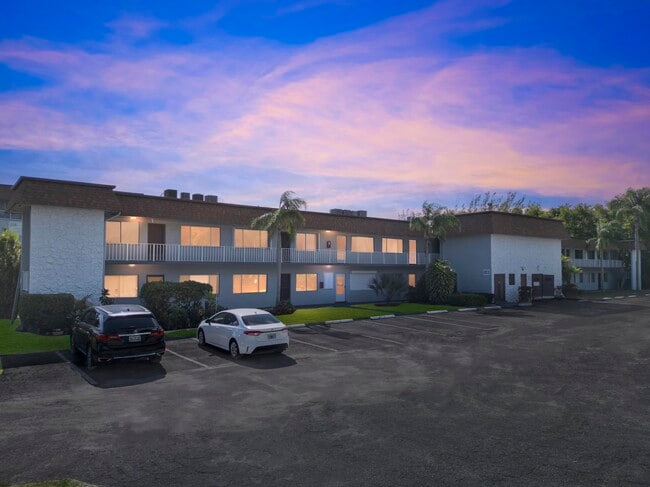 Building Photo - 2878 Donnelly Dr Unit 208