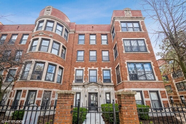 Building Photo - 4117 N Sheridan Rd Unit 1N Rental