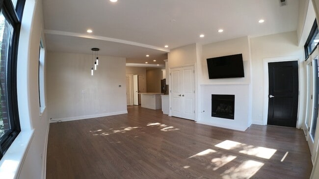 Photo - 1701 W Chicago Ave