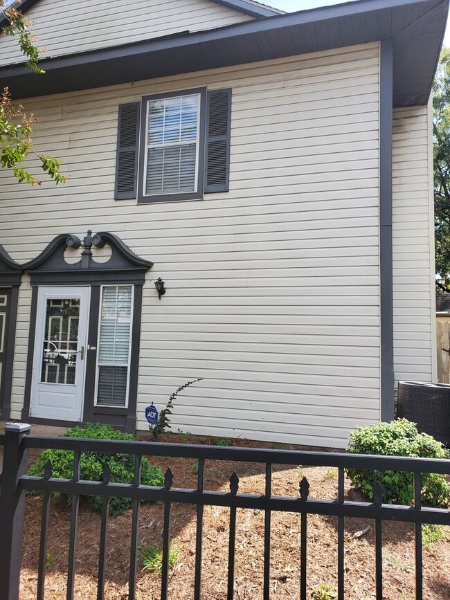 Photo - 200 Ferdinand Cir