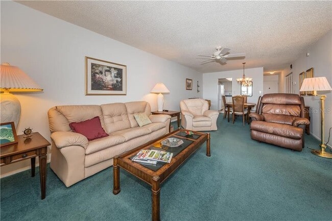 Living Room - 8 Glencoe Pl Unit 305