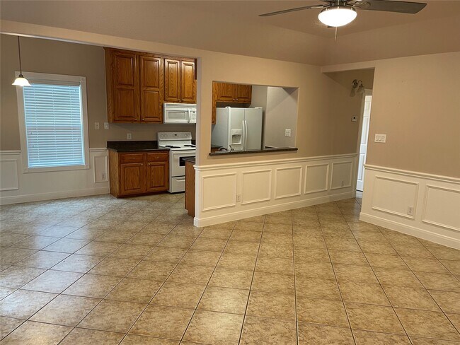 Photo - 1018 S Booth Ln