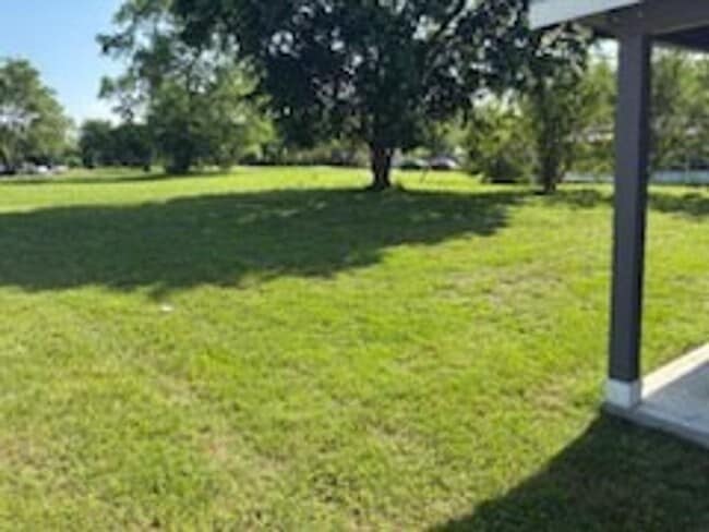 Photo - 107 E Miller St