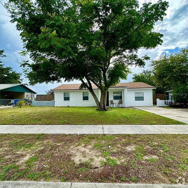 Building Photo - 2313 S Swan Ct NE Rental