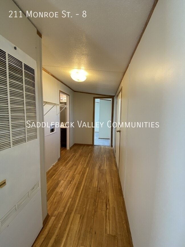 Photo - 211 Monroe St