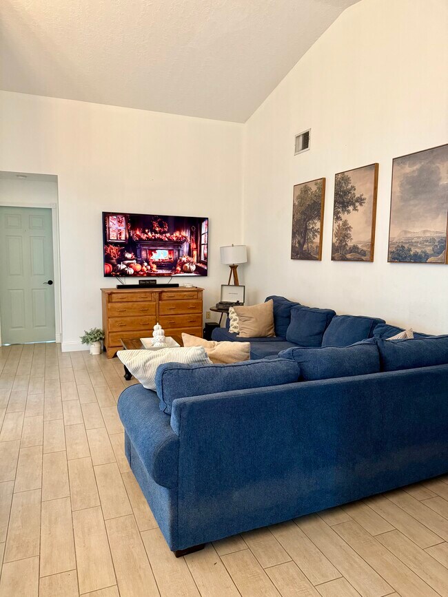 Photo - 14415 SW 142nd Ct