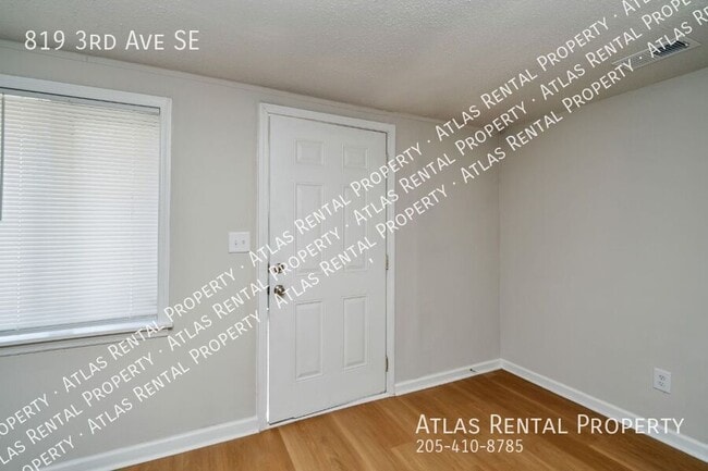 Photo - 819 3rd Ave SE