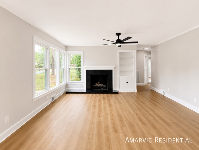 Photo - 807 Cameron Dr