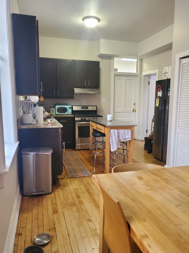 Photo - 2511 W Augusta Blvd Unidad 2F