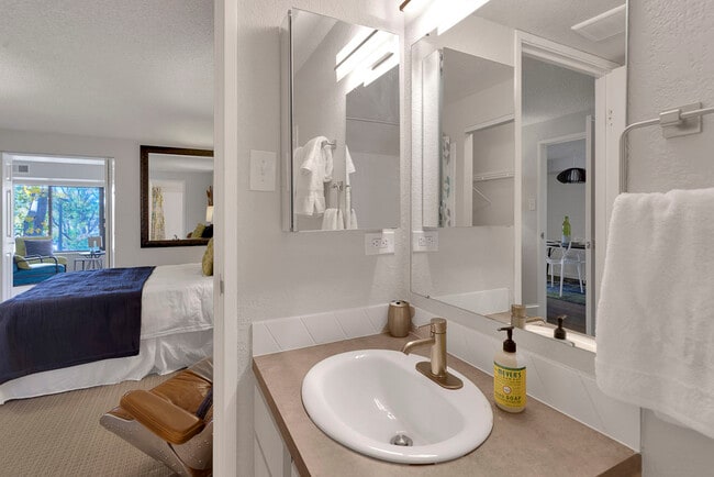 Photo - Colorado Station