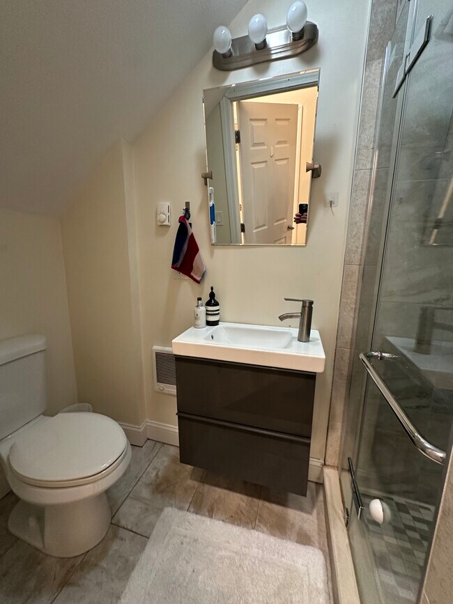 Photo - 1032A Commonwealth Ave