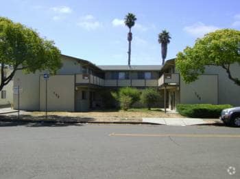 Building Photo - 700 Memorial Way Rental