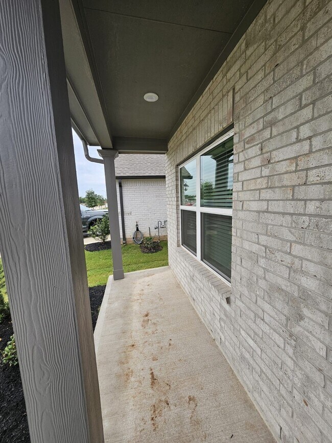 Photo - 2727 Crested Creek Ln
