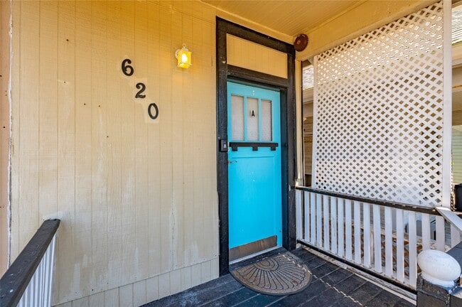 Photo - 620 Avenue H