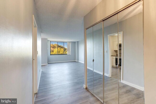 Photo - 5500 Holmes Run Pkwy Unit 601