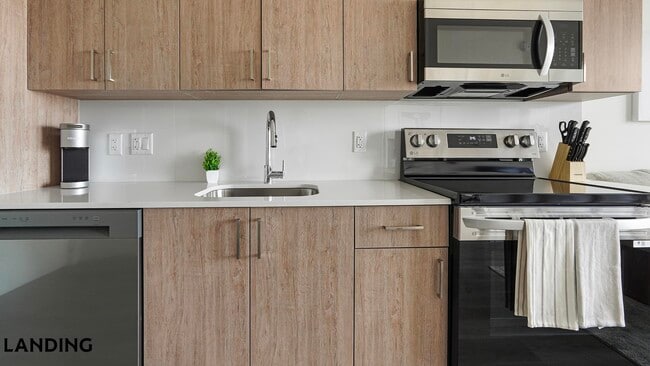 Photo - 1025 E 25th St Unidad 626