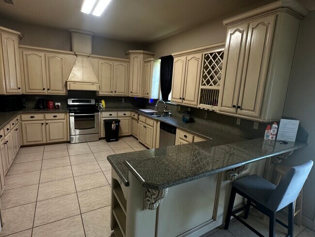 Photo - 3901 El Jardin St