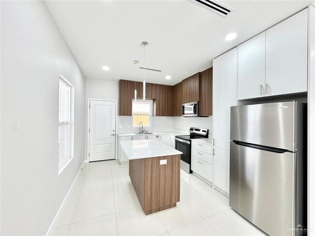 Photo - 14 Larkspur Ave Unit 4