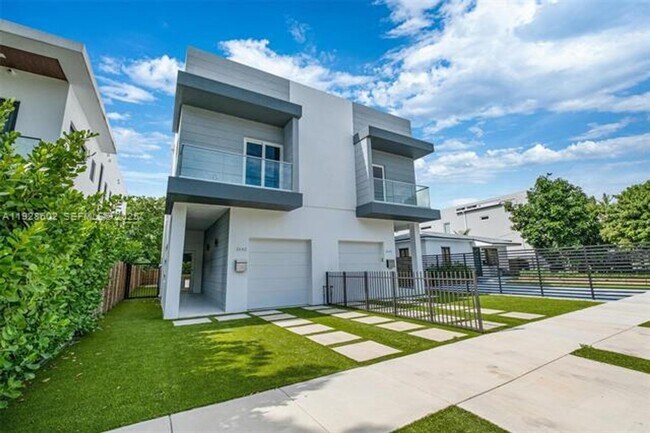 Photo - 3142 Carter St