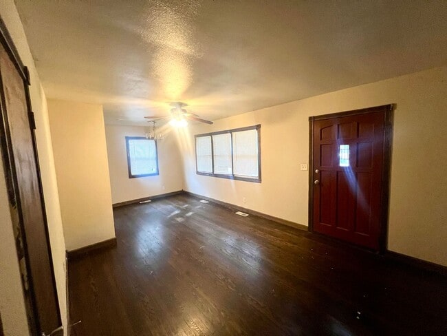 Photo - 2921 S Appleton Ave