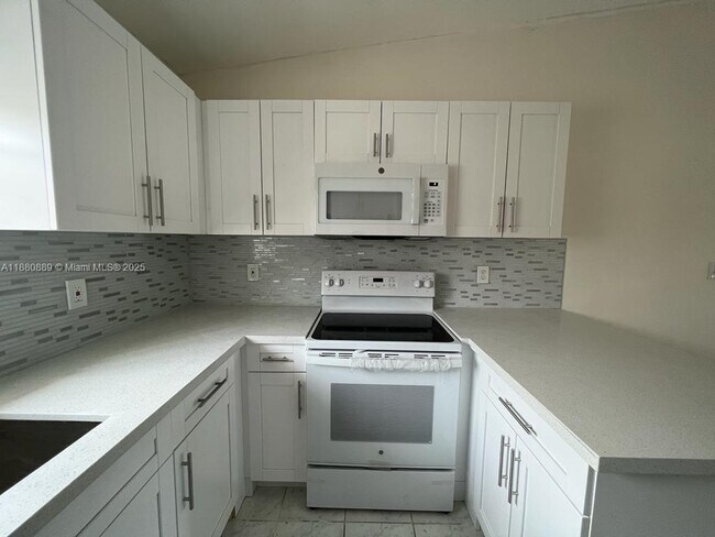 Photo - 2208 W 74th St Unit 202-21