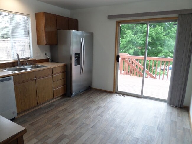 Photo - Great 3-Bedroom Duplex in North Tacoma - T...