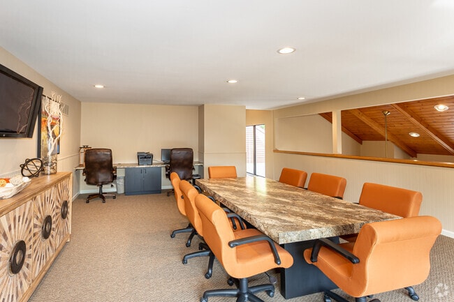 Clubhouse Business Center