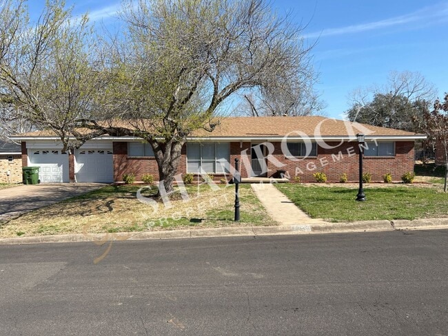 Building Photo - Woodway 3 Bedroom Home