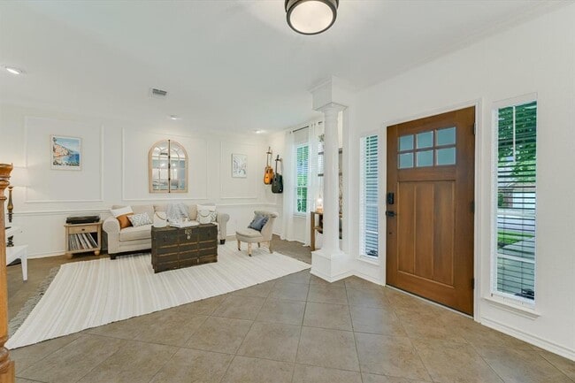 Photo - 803 Crocus Dr