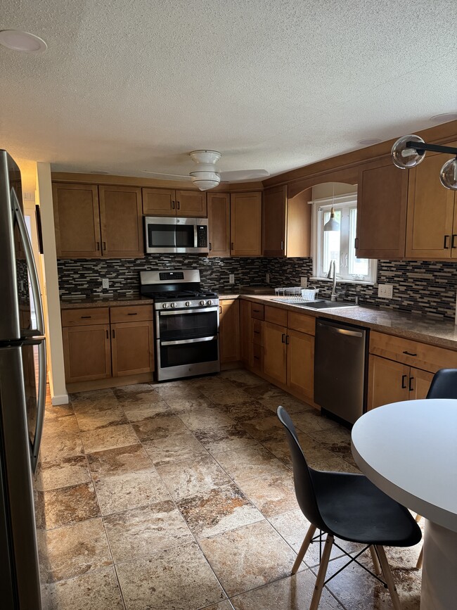 Photo - 72 Garland St