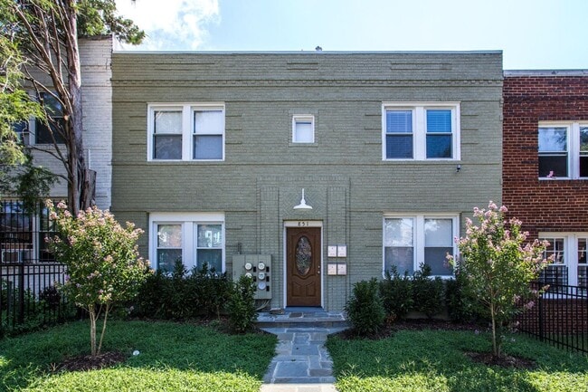 Building Photo - 851 19th St NE Unit #3