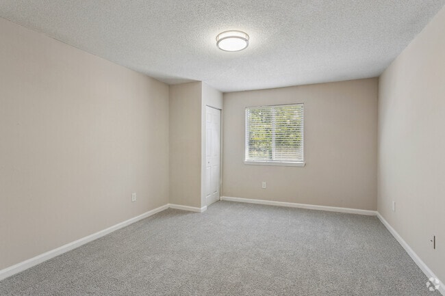 2BR, 2BA - 880SF - Primary Bedroom