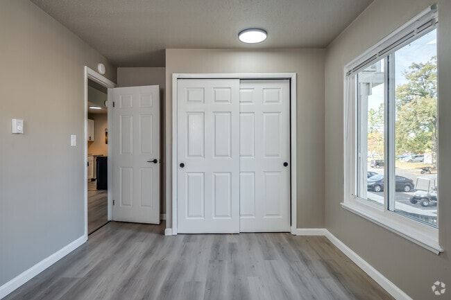 2BR, 1BA - 670SF - Bedroom