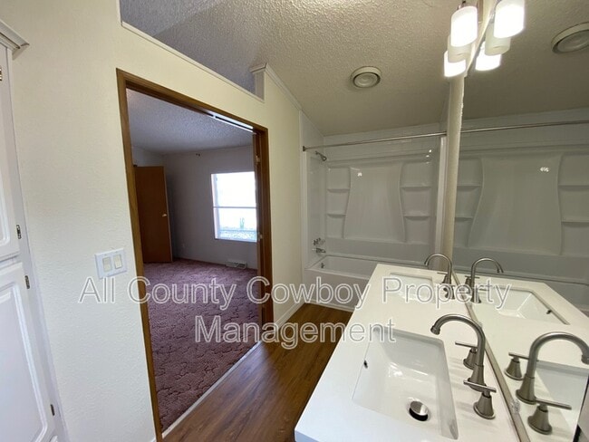 Photo - 4746 E Skyline Dr