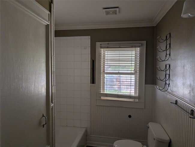 Photo - 510 W Lang St