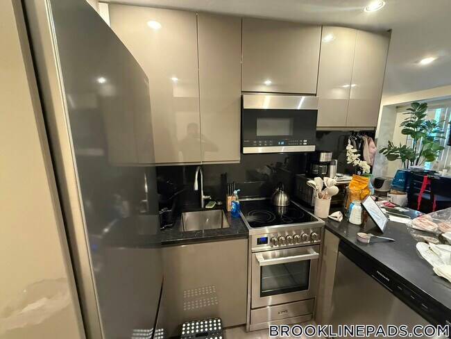1028 Commonwealth Ave Unit 201