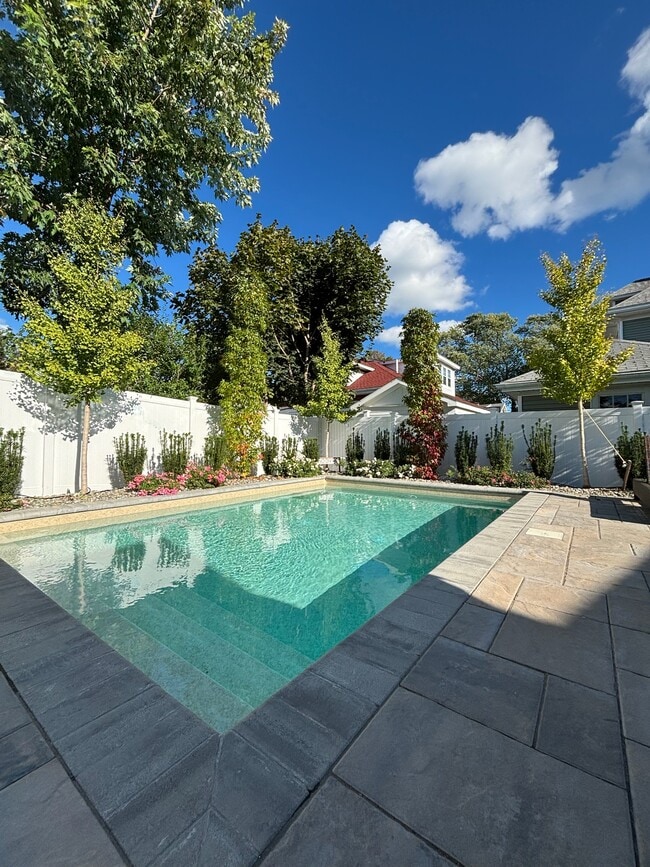 Building Photo - 21 Apthorp St