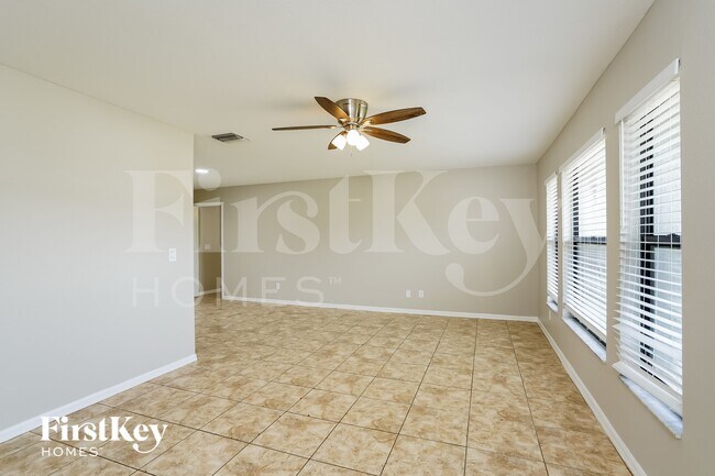 Photo - 302 SE 15th St