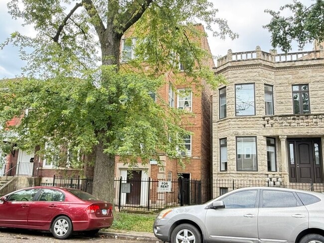 Building Photo - 4117 W Wilcox St Unit 3
