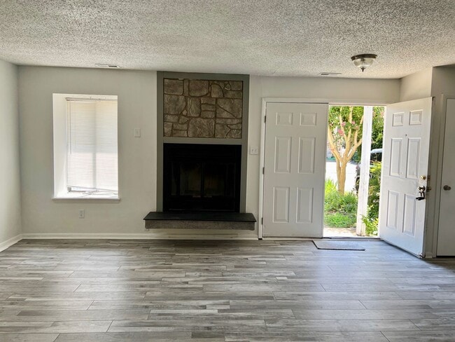 Photo - Beautiful 2BD/1.5 BA with Loft in Mariners Landing! Blocks to the Bay!!