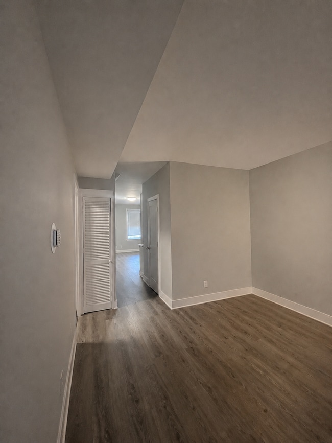 Photo - 1807 N Hermitage Ave Unit GDN