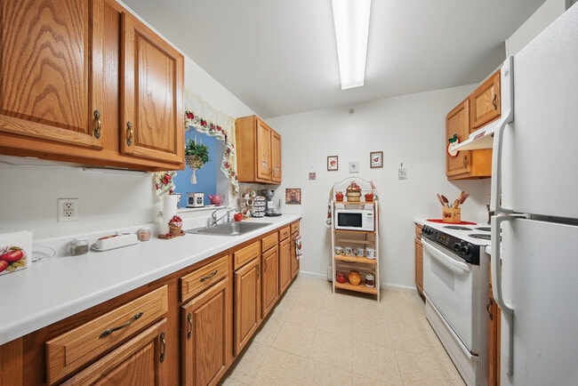 Water's Edge 55+ Senior Community