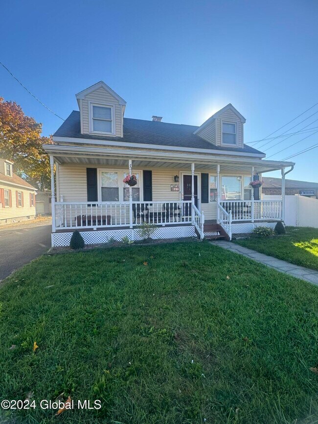 Photo - 41 Saratoga Ave