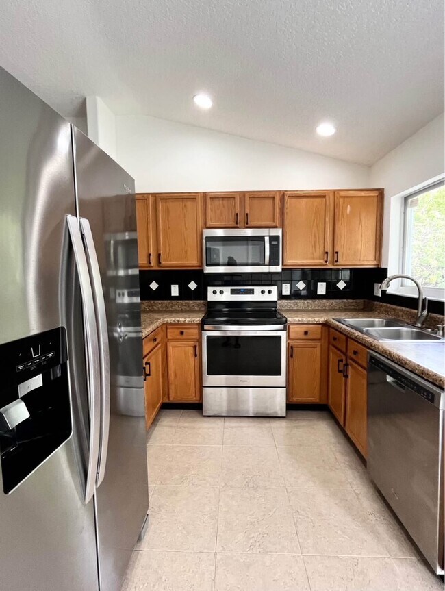 Photo - 13927 Corrine Key Pl