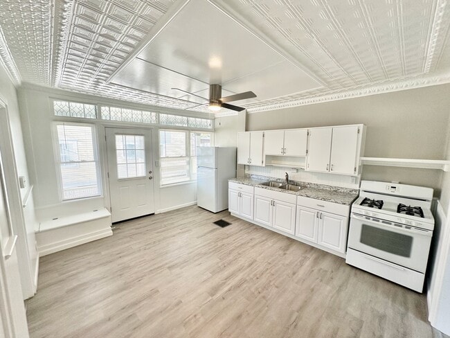 Photo - 48 Waterman St Unit 3