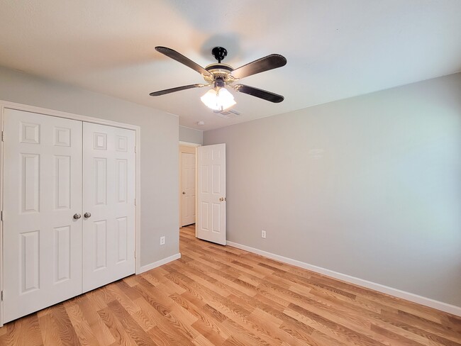 Photo - 3010 Stonecross Ln